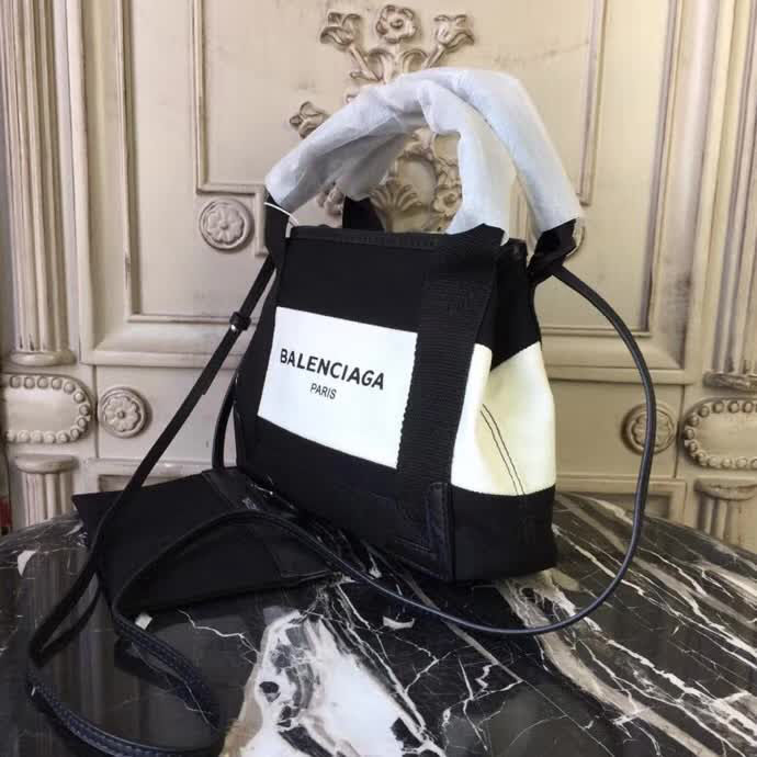 BALENCIAG巴黎世家 油蠟皮購物包 簡單寬闊 購物包推薦款  BL1203